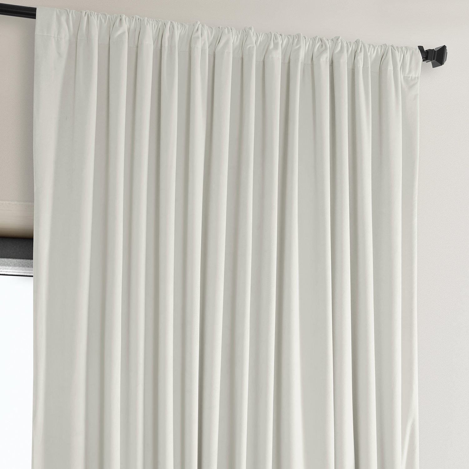 Pillow White Heritage Plush Velvet Extrawide Curtain