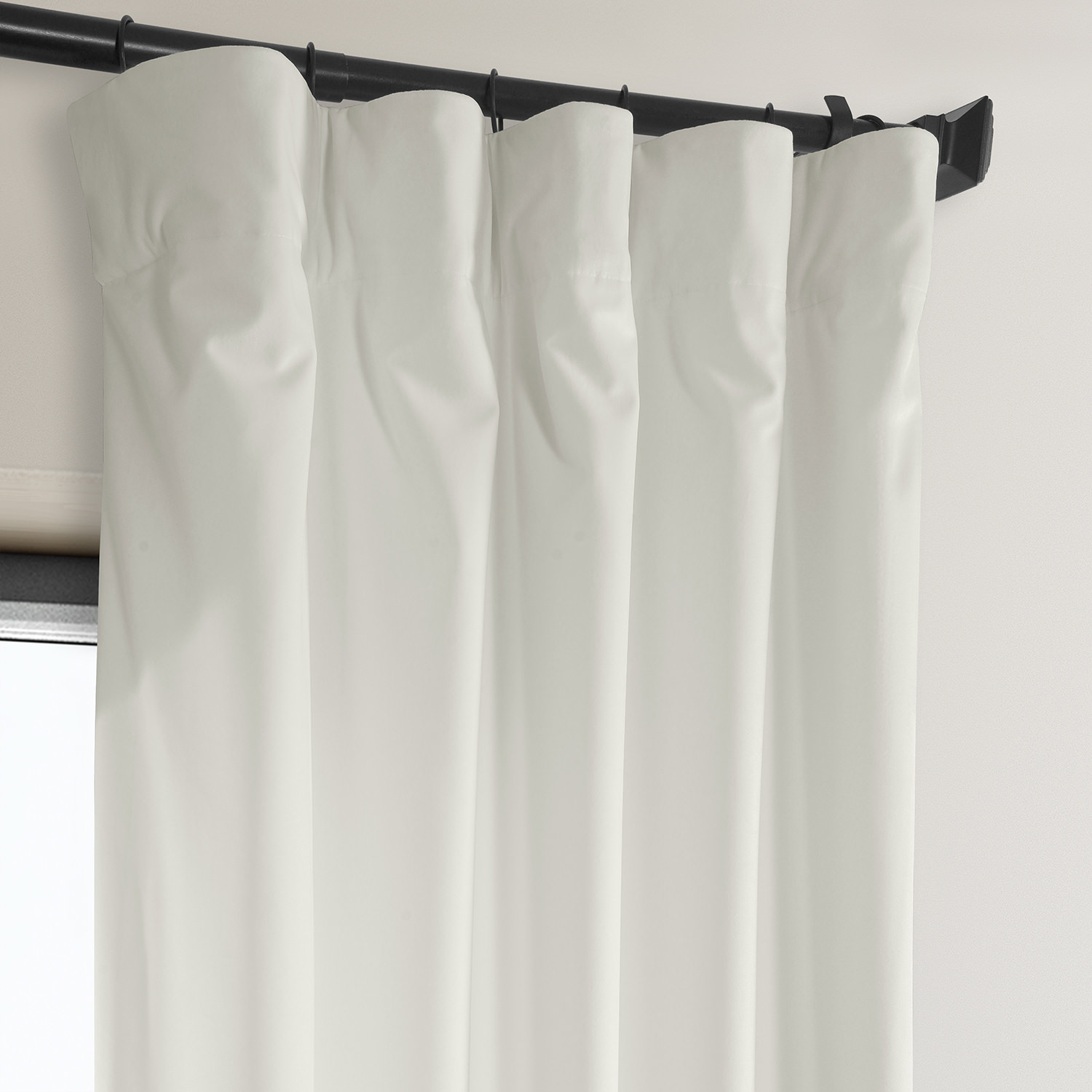 Pillow White Plush Velvet Curtain